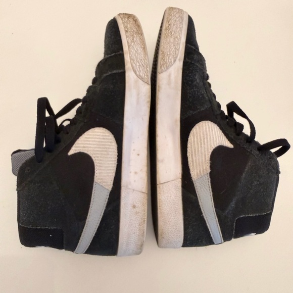 Nike Black High-Top Blazers with White/Gray Swoosh Accent - Picture 2 of 6